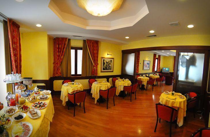 Hotel Regent - In Pieno Centro San Benedetto del Tronto Exterior photo