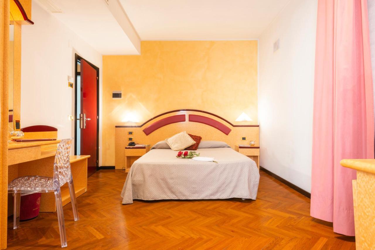 Hotel Regent - In Pieno Centro San Benedetto del Tronto Exterior photo