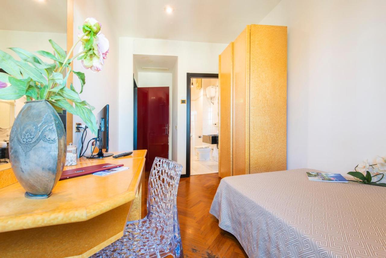 Hotel Regent - In Pieno Centro San Benedetto del Tronto Exterior photo